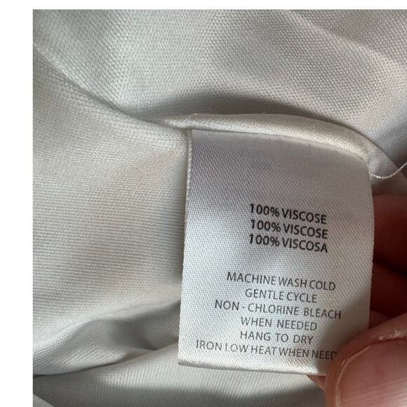 O'Neill Women's Mini Dress, Bell sleeves; women's Medium Blue floral/tropical - Picture 13 of 14